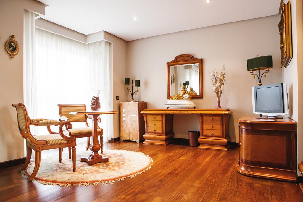 Hotel Rios San Adrian  Екстер'єр фото